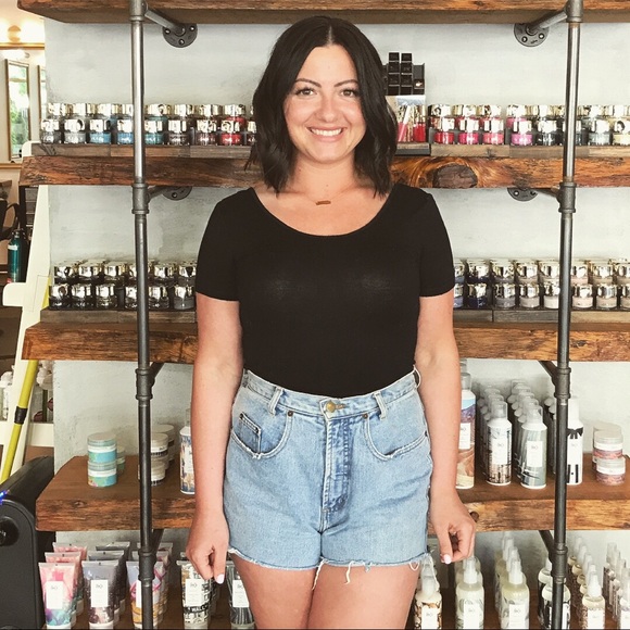 Meet your Posher, Gabrielle - Picture 2 of 3